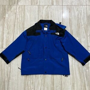 The North Face Men's Black and Blue Raincoat